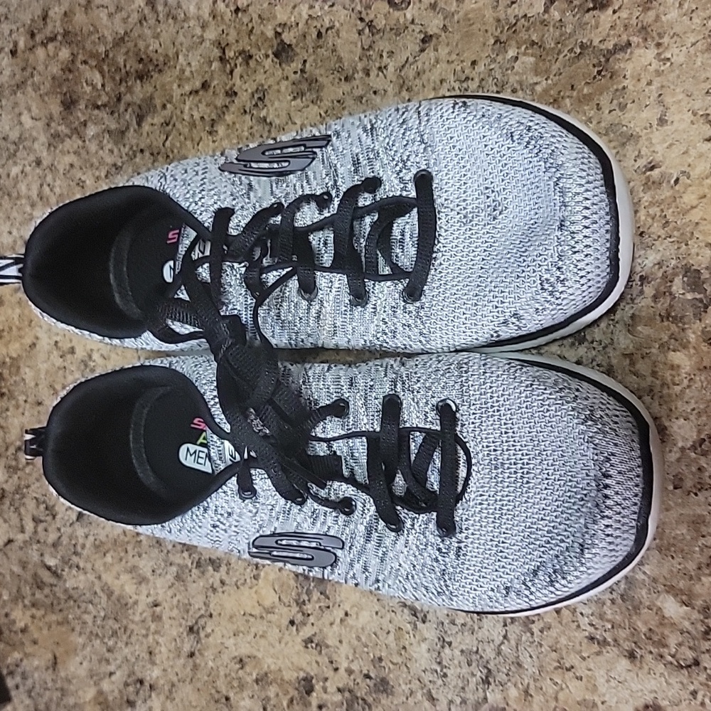 Skechers sketch knit shoes